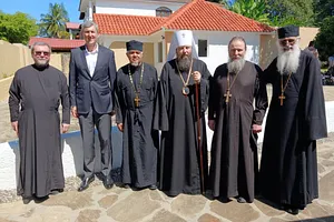 Архипастырский визит Первоиерарха РПЦЗ Николая, митрополита Восточно-Американского и Нью-Йоркскского в православную миссию во имя Казанской иконы Божией Матери г.Сосуа. Доминиканская Республика. — фото 9